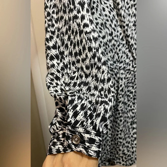 MICHAEL Michael Kors Long Sleeve Button Down Romper Black White Animal Print S - Picture 8 of 10